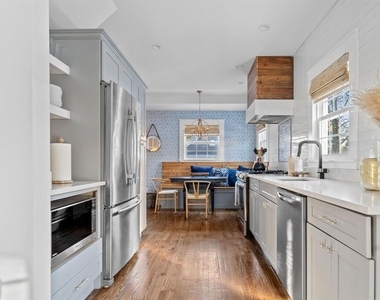 13 Chapin Street - Photo Thumbnail 10