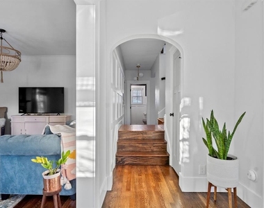 13 Chapin Street - Photo Thumbnail 2