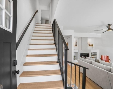 1210 Cleburne Avenue Ne - Photo Thumbnail 21