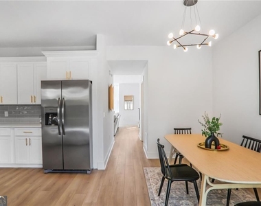 1210 Cleburne Avenue Ne - Photo Thumbnail 8