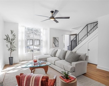 1210 Cleburne Avenue Ne - Photo Thumbnail 3