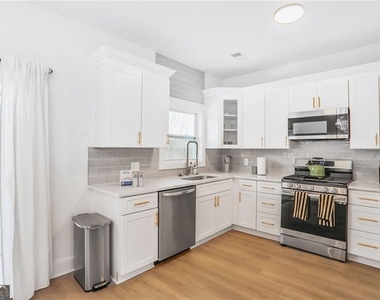 1210 Cleburne Avenue Ne - Photo Thumbnail 9