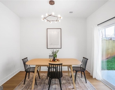 1210 Cleburne Avenue Ne - Photo Thumbnail 7