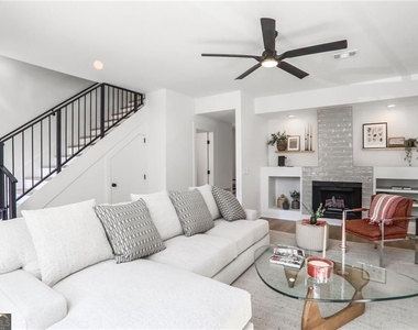 1210 Cleburne Avenue Ne - Photo Thumbnail 5
