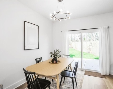 1210 Cleburne Avenue Ne - Photo Thumbnail 6