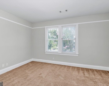 211 Broad Street - Photo Thumbnail 4