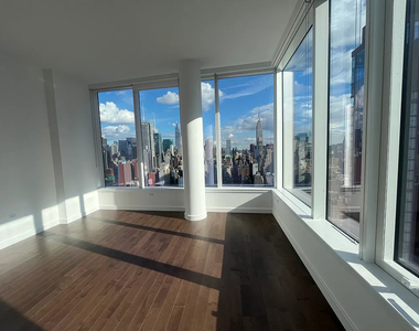 West 36th Street, New York, NY 10018 - Photo Thumbnail 2