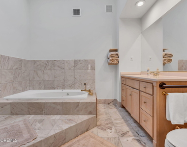 475 Long Avenue - Photo Thumbnail 15