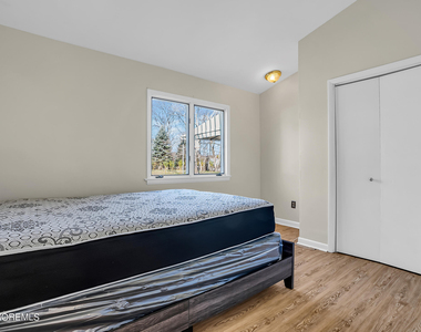 459 W Park Avenue - Photo Thumbnail 12