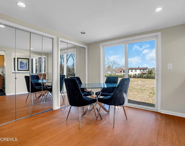 459 W Park Avenue - Photo Thumbnail 4