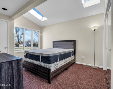 459 W Park Avenue - Photo Thumbnail 14
