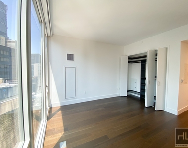 East 44th Street - Photo Thumbnail 1