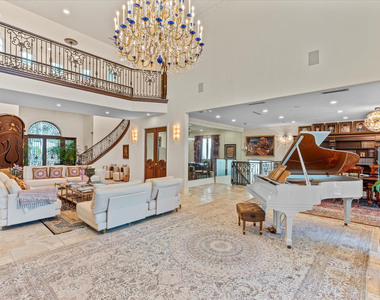 555 Ocean Boulevard - Photo Thumbnail 8