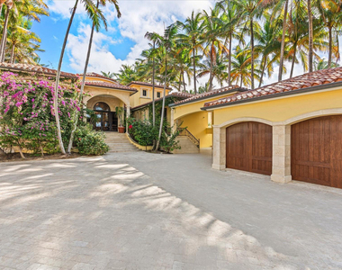 555 Ocean Boulevard - Photo Thumbnail 23