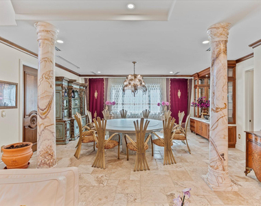 555 Ocean Boulevard - Photo Thumbnail 6