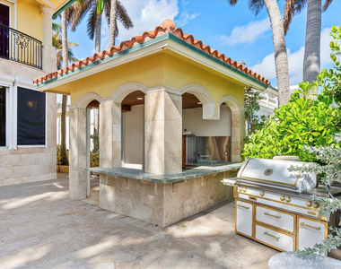 555 Ocean Boulevard - Photo Thumbnail 21