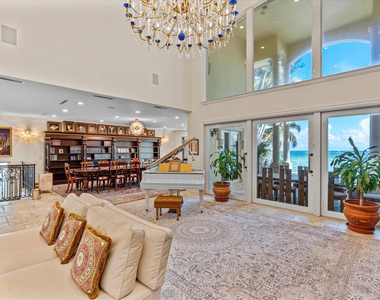 555 Ocean Boulevard - Photo Thumbnail 3