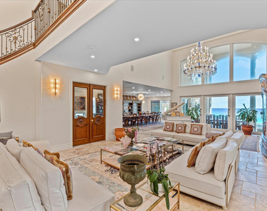 555 Ocean Boulevard - Photo Thumbnail 5