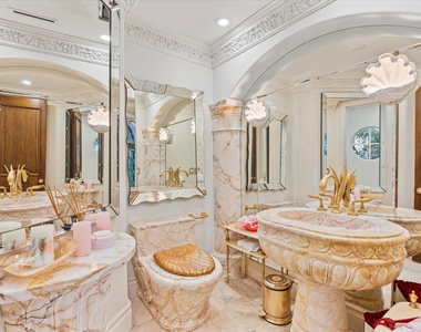 555 Ocean Boulevard - Photo Thumbnail 18