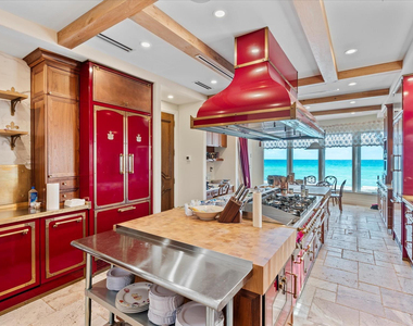 555 Ocean Boulevard - Photo Thumbnail 14