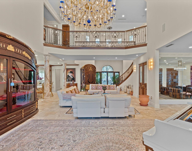 555 Ocean Boulevard - Photo Thumbnail 10