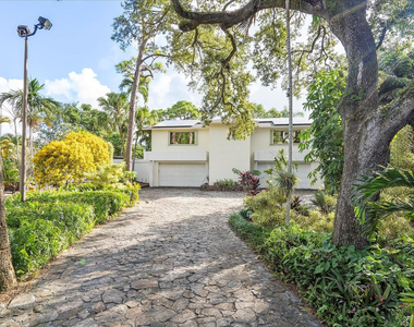 1240 Sw 14th Avenue - Photo Thumbnail 2