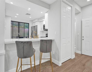 7484 La Paz Boulevard - Photo Thumbnail 14