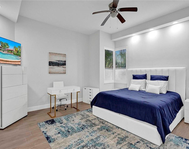7484 La Paz Boulevard - Photo Thumbnail 20