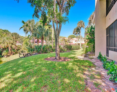 7484 La Paz Boulevard - Photo Thumbnail 6