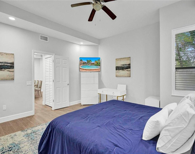 7484 La Paz Boulevard - Photo Thumbnail 25