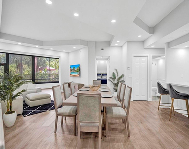 7484 La Paz Boulevard - Photo Thumbnail 2