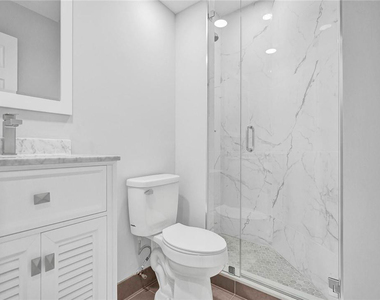 7484 La Paz Boulevard - Photo Thumbnail 24