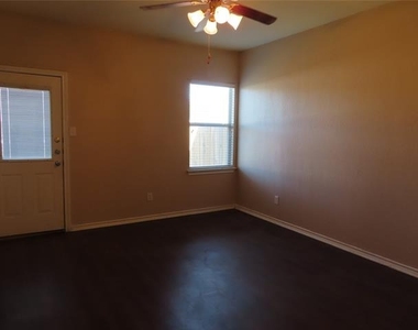 1149 Redman Avenue - Photo Thumbnail 8
