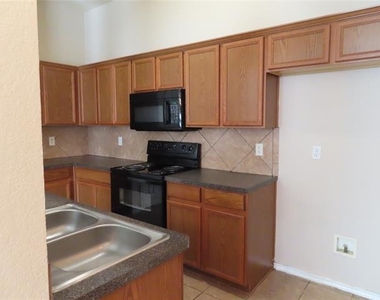 1149 Redman Avenue - Photo Thumbnail 5