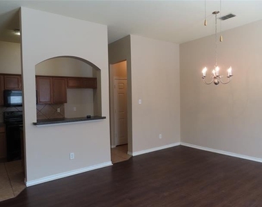 1149 Redman Avenue - Photo Thumbnail 3