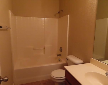 1149 Redman Avenue - Photo Thumbnail 9