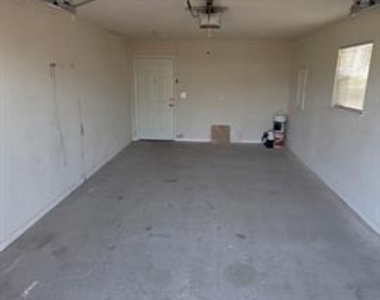600 Pacific Street E - Photo Thumbnail 22