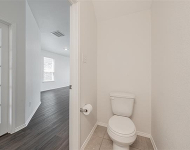 6268 Topsail Drive - Photo Thumbnail 8
