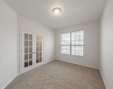 6268 Topsail Drive - Photo Thumbnail 6