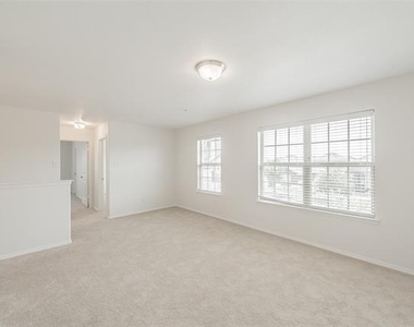 6268 Topsail Drive - Photo Thumbnail 20