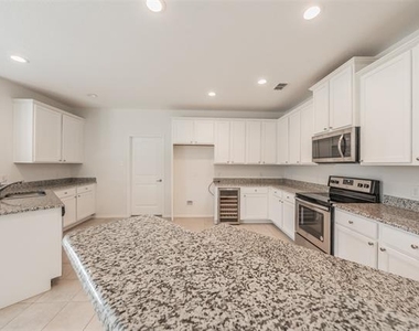 6268 Topsail Drive - Photo Thumbnail 14