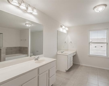 6268 Topsail Drive - Photo Thumbnail 31