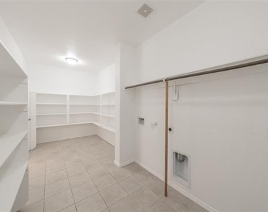 6268 Topsail Drive - Photo Thumbnail 18
