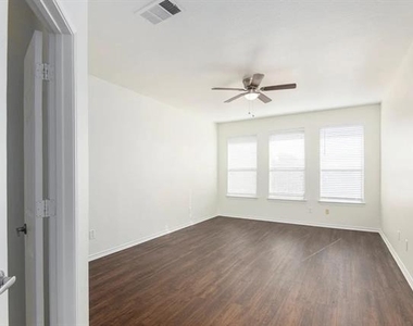 10100 Bull Run - Photo Thumbnail 9