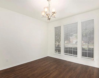 10100 Bull Run - Photo Thumbnail 3