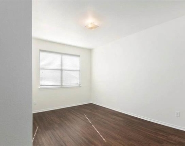 10100 Bull Run - Photo Thumbnail 12