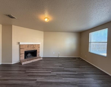3625 Clydesdale Drive - Photo Thumbnail 10