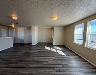 3625 Clydesdale Drive - Photo Thumbnail 20