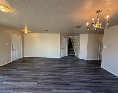 3625 Clydesdale Drive - Photo Thumbnail 14