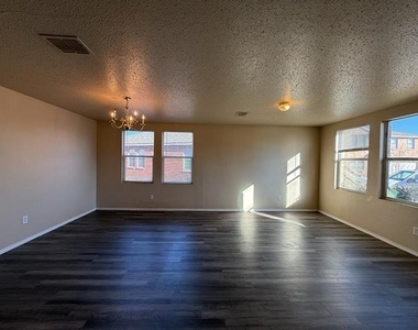 3625 Clydesdale Drive - Photo Thumbnail 16